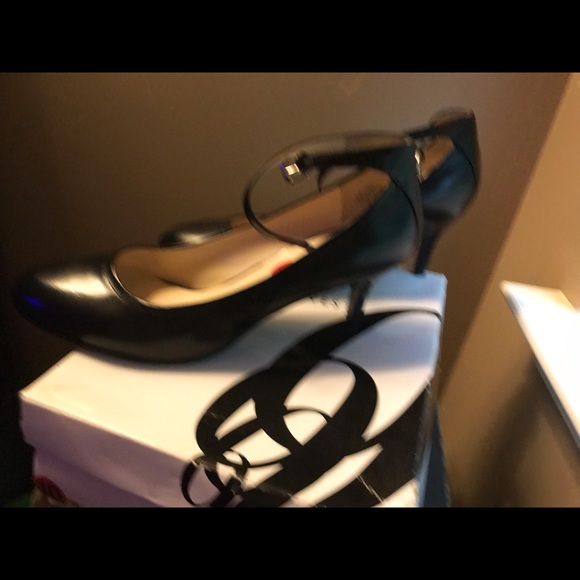 Shoes - Picture 3 of 3